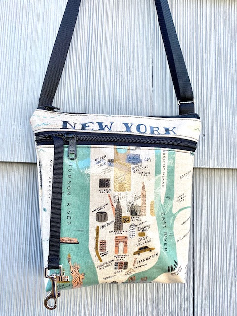 Medium Travel Purse in New York print
