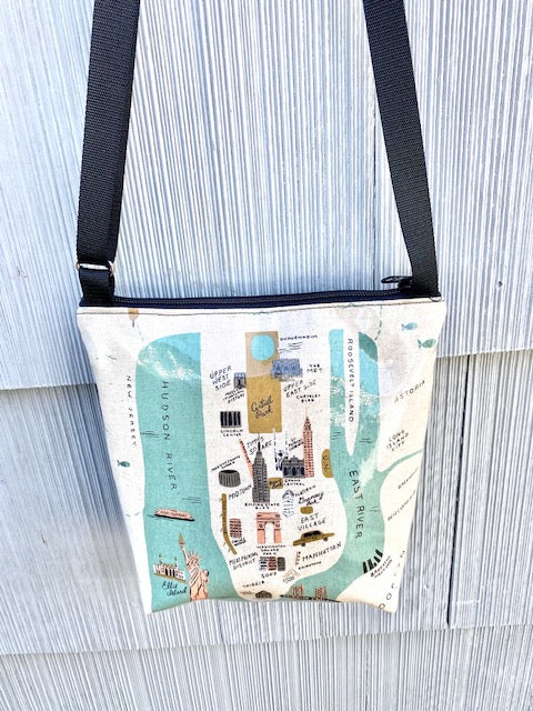 Medium Travel Purse in New York print