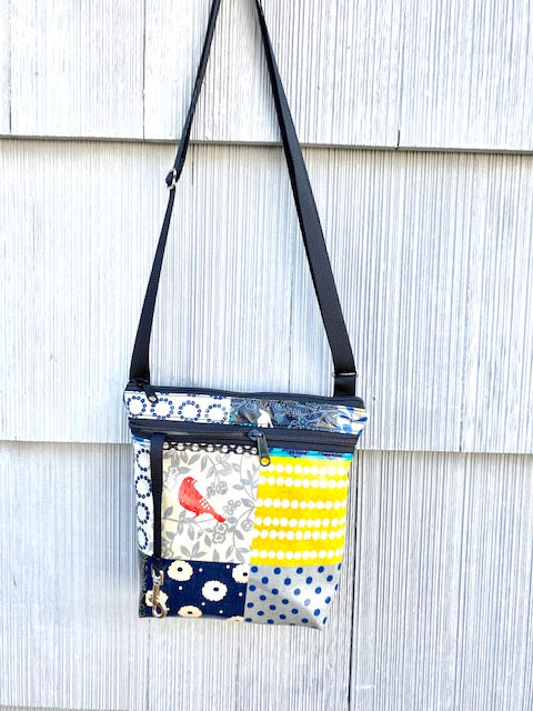 Medium Travel Purse in Red Bird Patchwork
