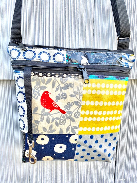 Medium Travel Purse in Red Bird Patchwork