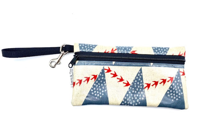 Large Wristlet in Birds in Flight gray
