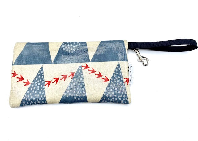 Large Wristlet in Birds in Flight gray