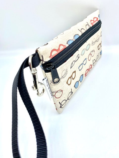 Large Wristlet in Eyewear cream