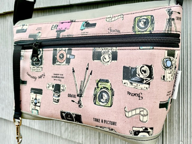 Short Messenger Bag in Vintage Cameras Pink