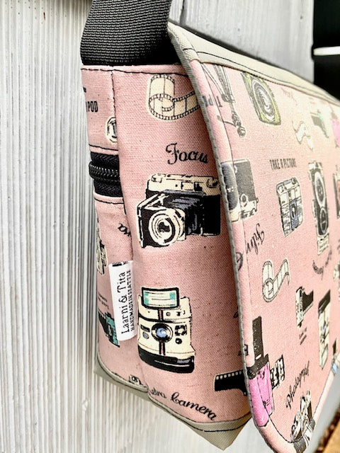 Short Messenger Bag in Vintage Cameras Pink