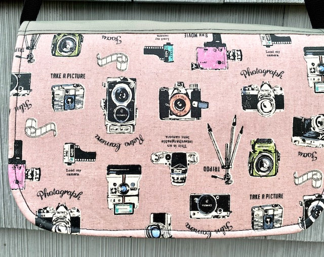Short Messenger Bag in Vintage Cameras Pink