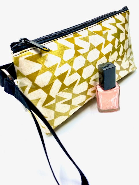 Medium Makeup Bag in Gold Streamers
