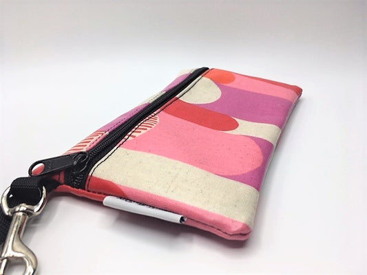 Medium Wristlet in Pink