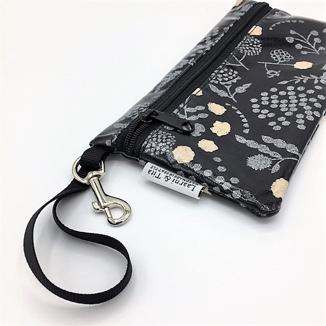 Large Wristlet in Silver Fox