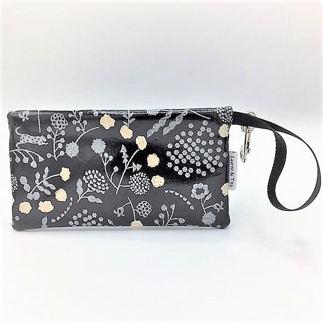 Large Wristlet in Silver Fox